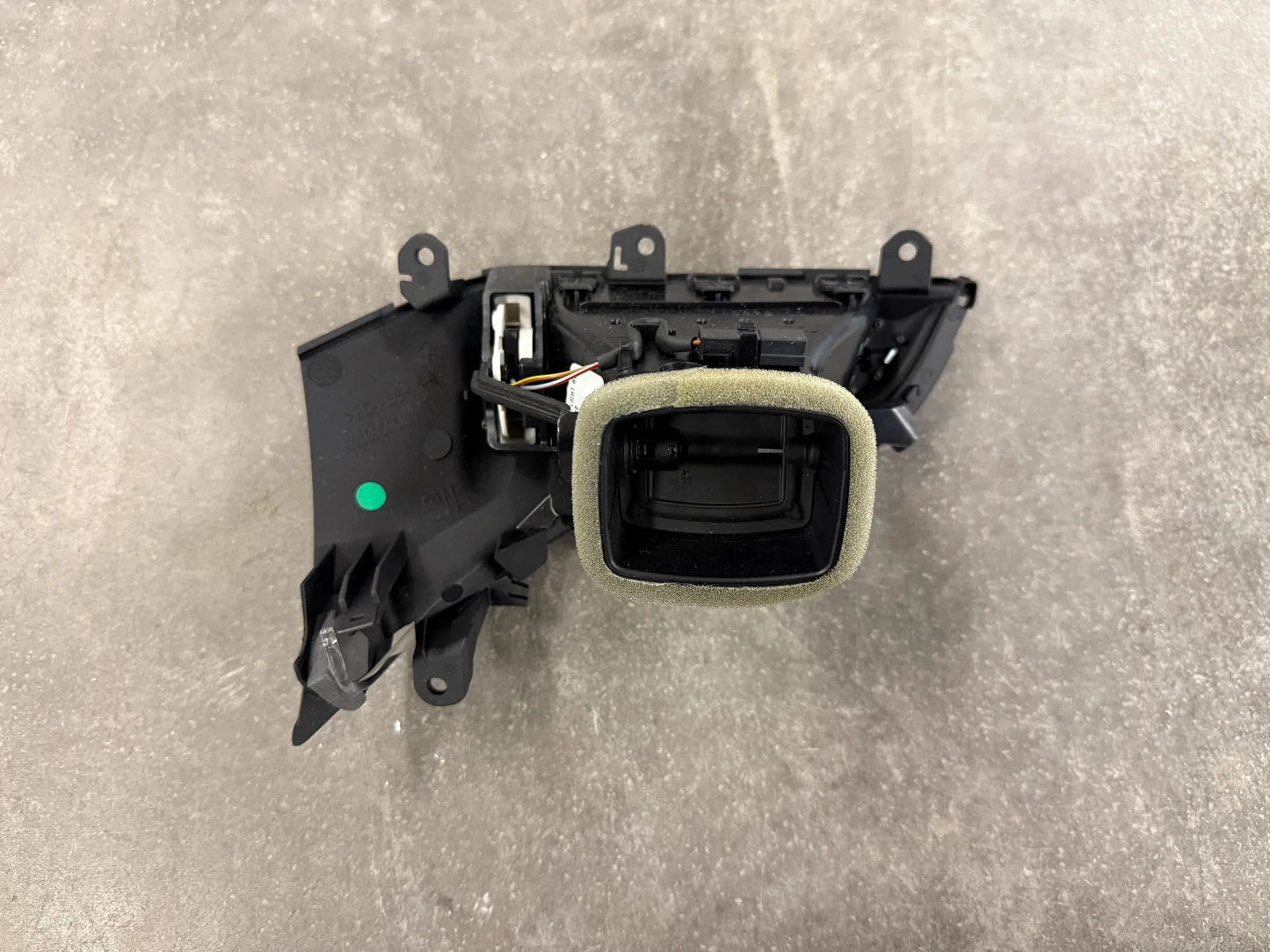 Original BMW i12 i15 i8 Frischluftgrill rechts 9319980 64229319980 NEU