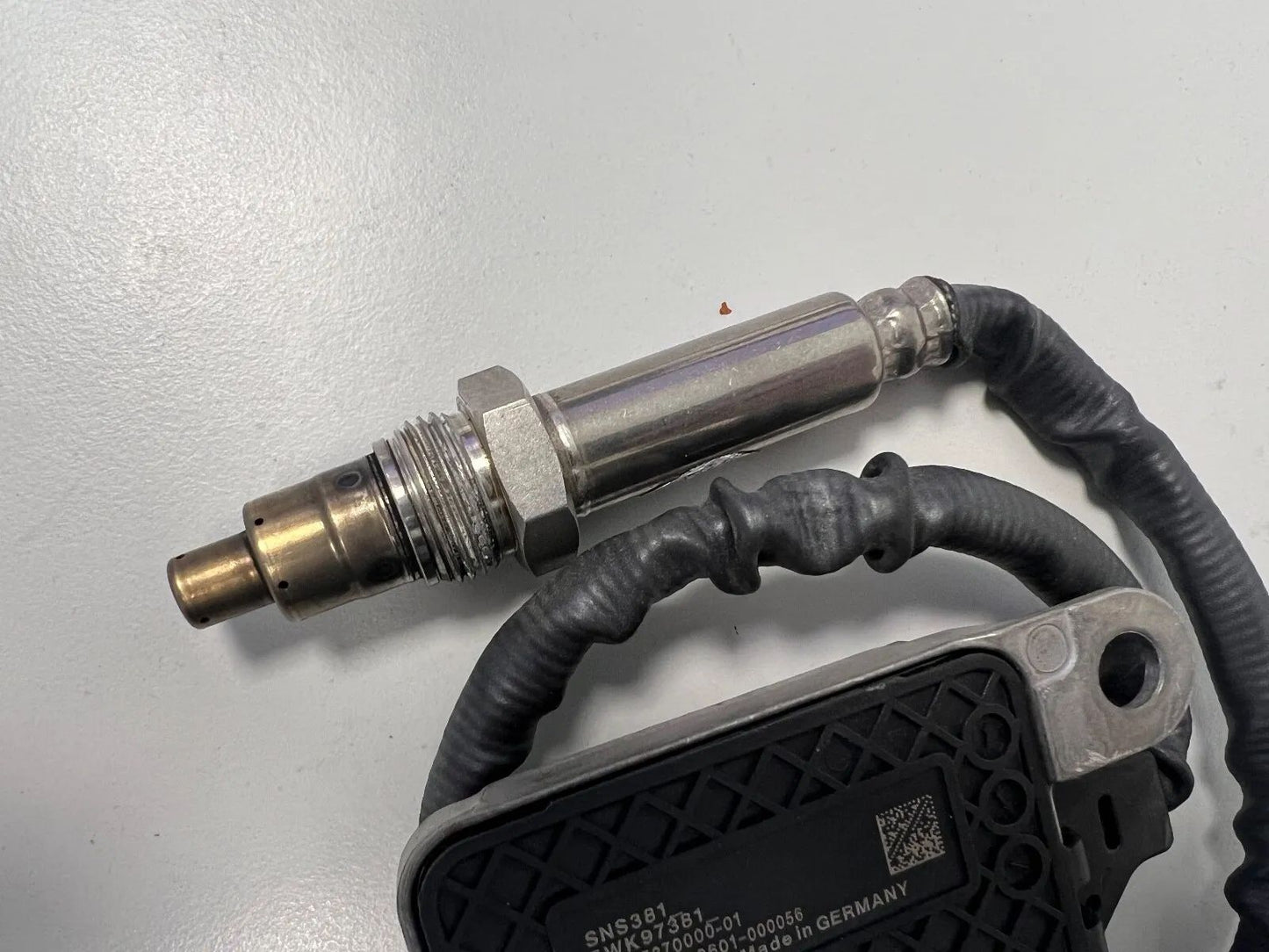 ORIGINAL Mercedes Benz Nox Sensor A0009054704 NEU