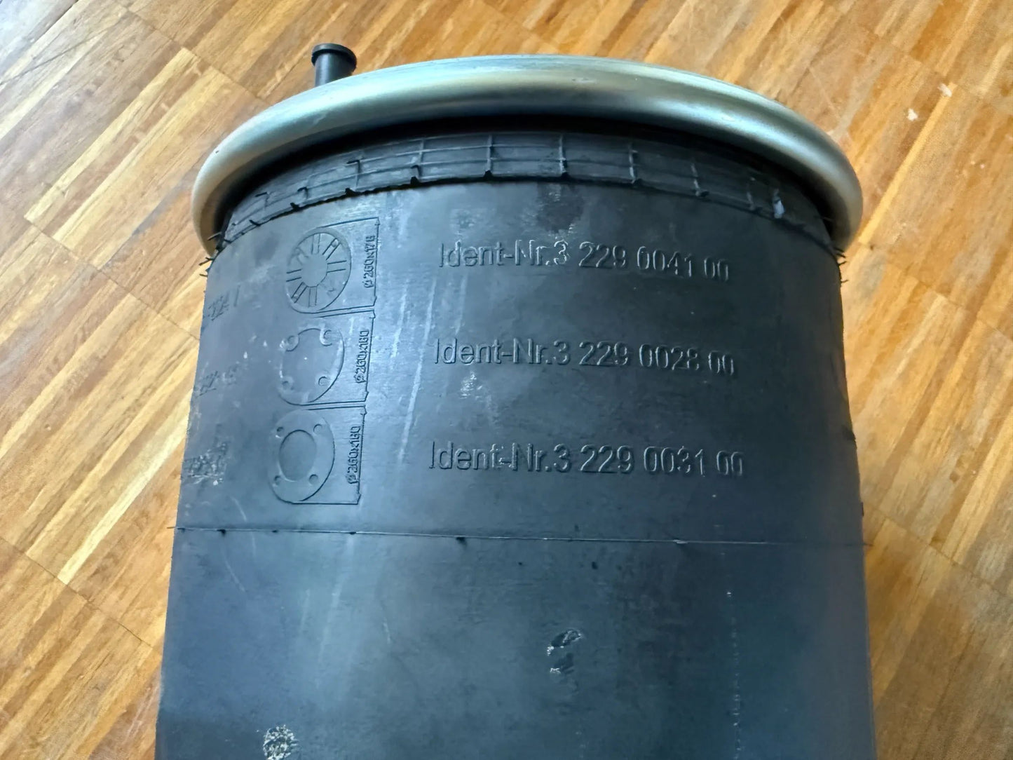 Original SAF-HOLLAND SE LUFTFEDERBALG 03229004100 NEU