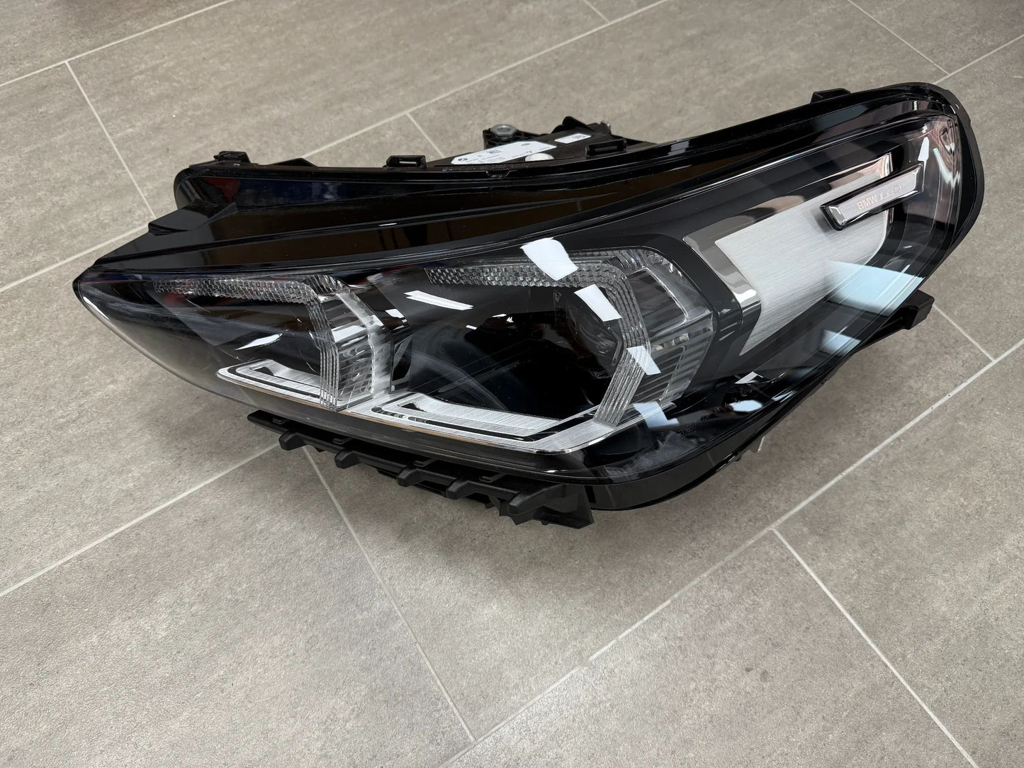 Original BMW X1 U11 LED-Scheinwerfer Links mit Steuergerät 5A9A227 NEU