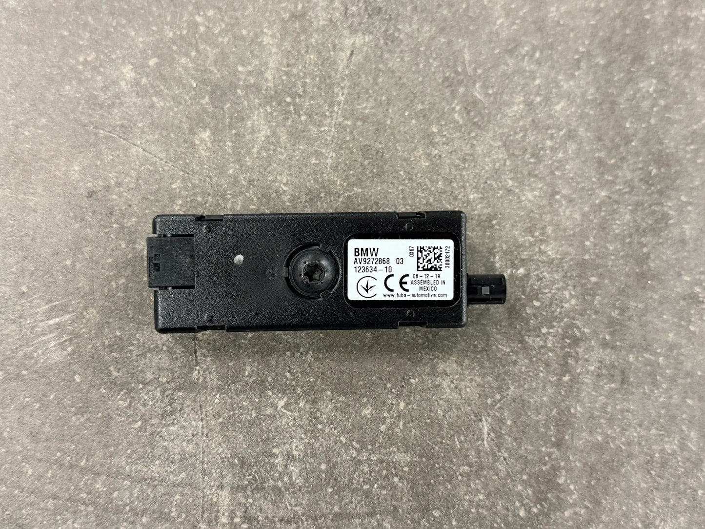 Original BMW i12 i15 i8 Antennenverstärker Diversity 9272868 65209272868 NEU