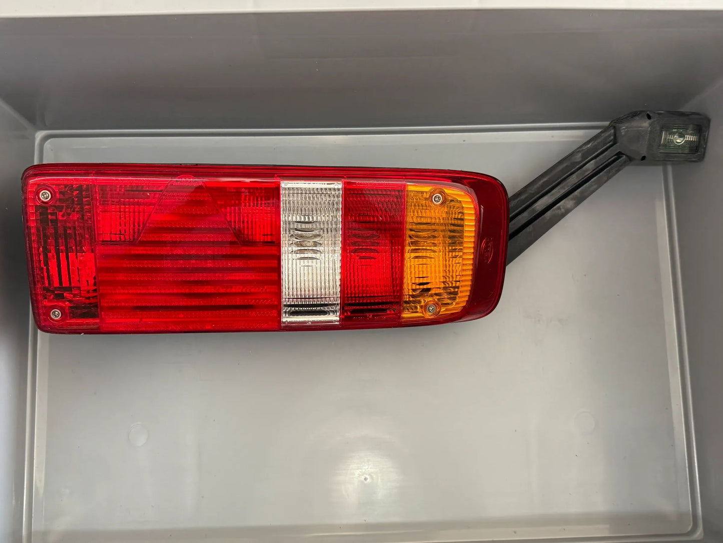 Original Hella Heckleuchte Rechts 2VP 340 934-201 NEU