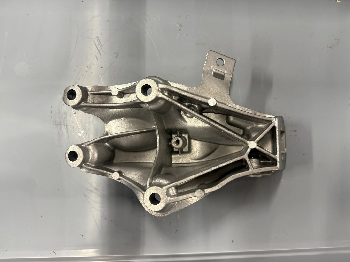 Original BMW Motorlager-Halter 9847893 NEU
