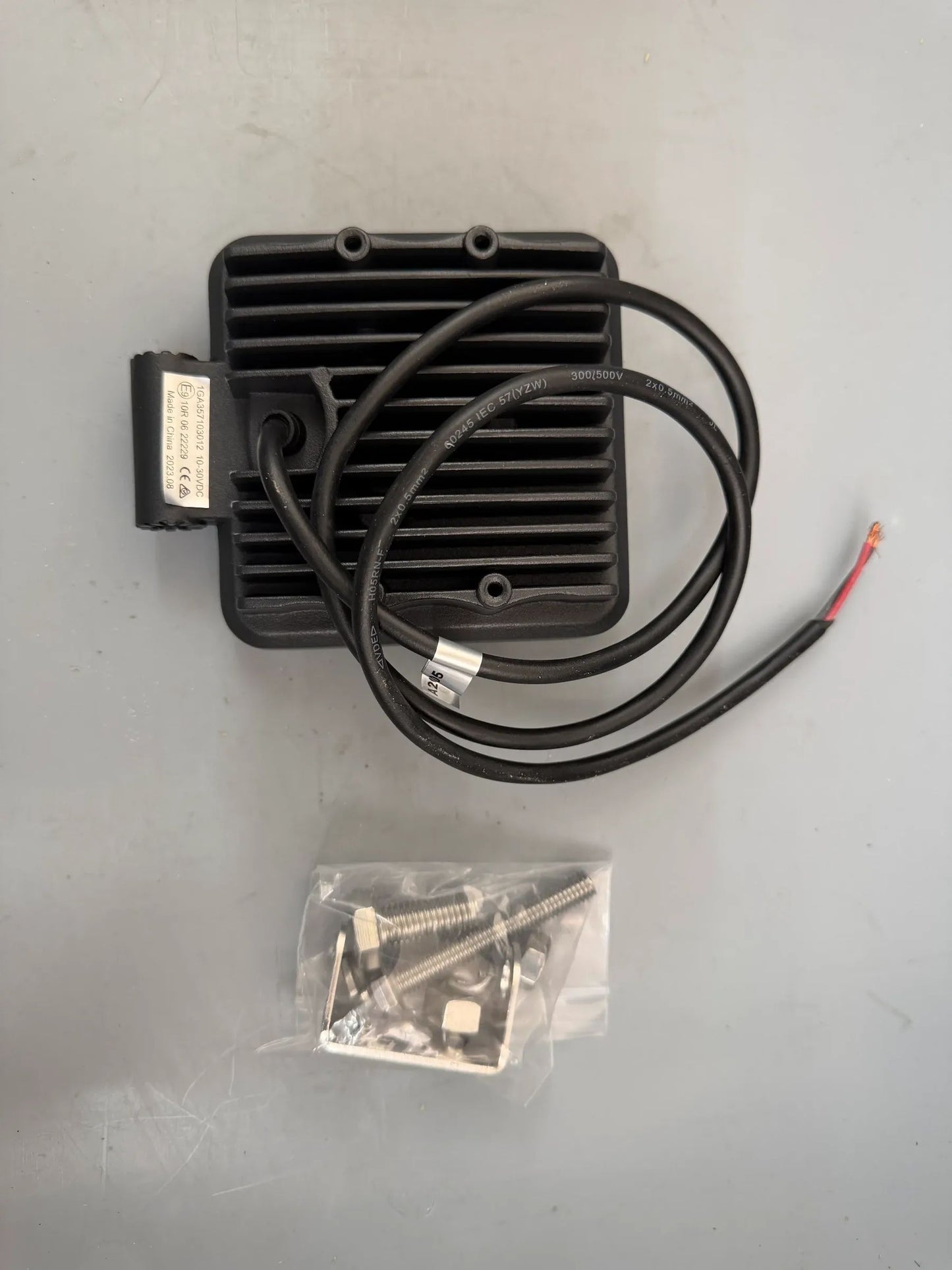 Original Hella Arbeitsscheinwerfer 1GA 357 103-012 NEU