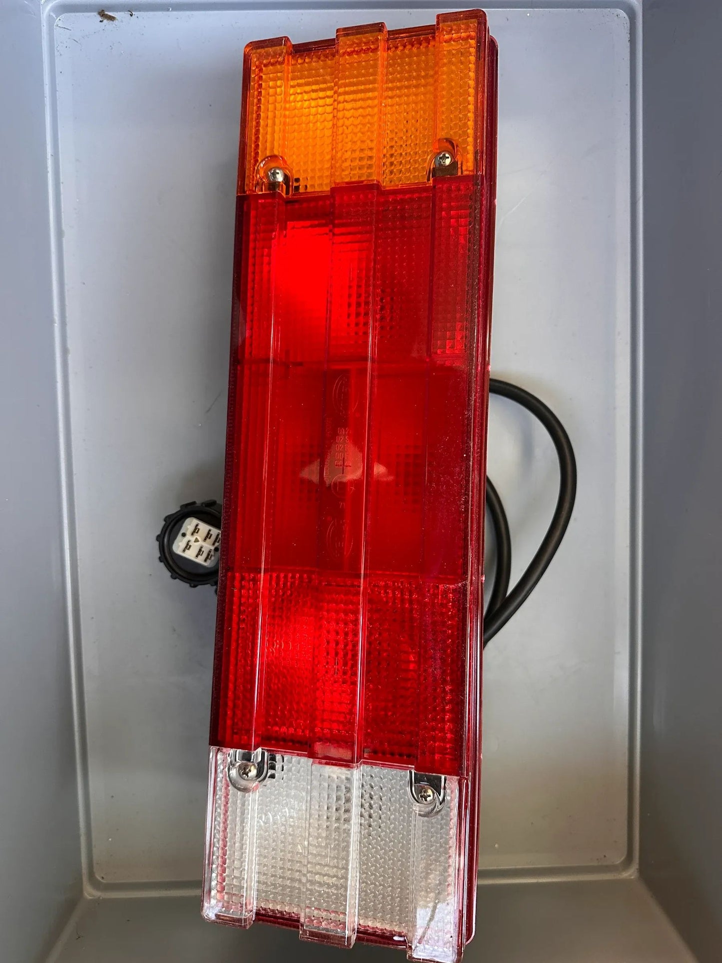 Original Hella Heckleuchte 2SK 340 101-011 NEU