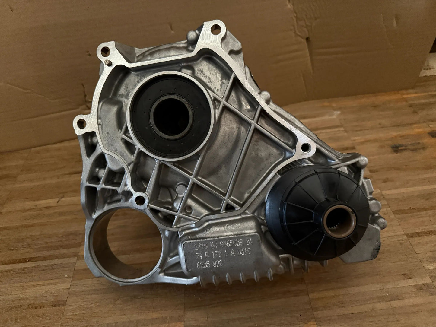 Original BMW Verteilergetriebe 13774410 5A73D94 NEU