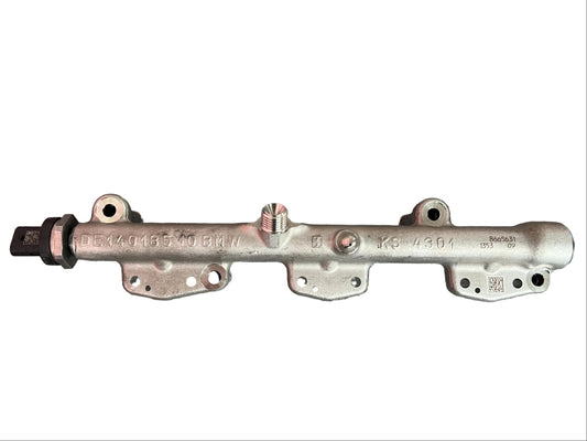 Original BMW Injektor Kraftstoff-Hochdruckverteilerleiste (Fuel Rail) 8665631 NE