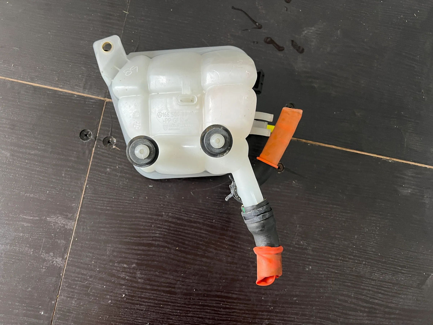 Original Mercedes Benz ML/GL/GLE W166 Ausgleichsbehälter Kühlmittel A1665000049