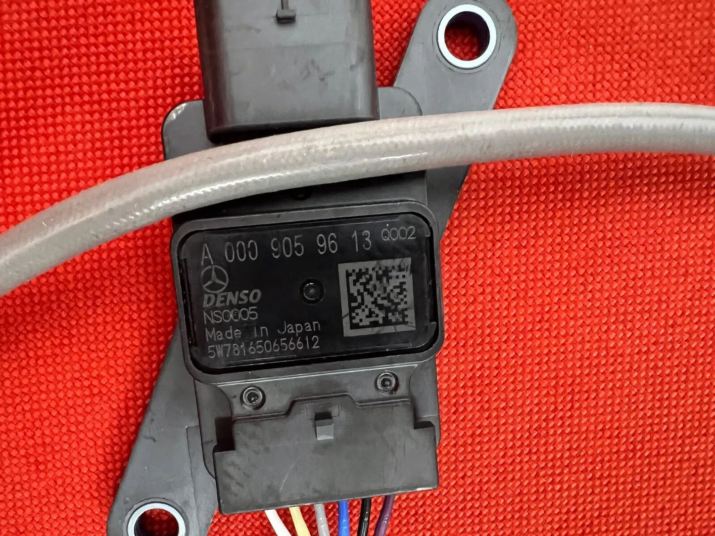 Original Mercedes BENZ NOx Sensor A0009059613 NEU