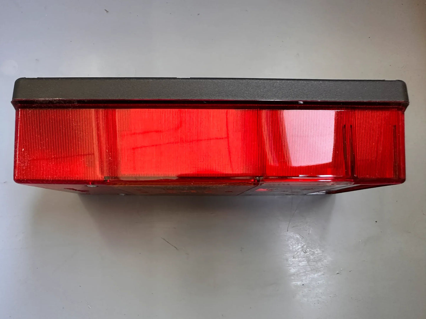 Original Hella Heckleuchte Rechts 2SL 007 547-061 NEU