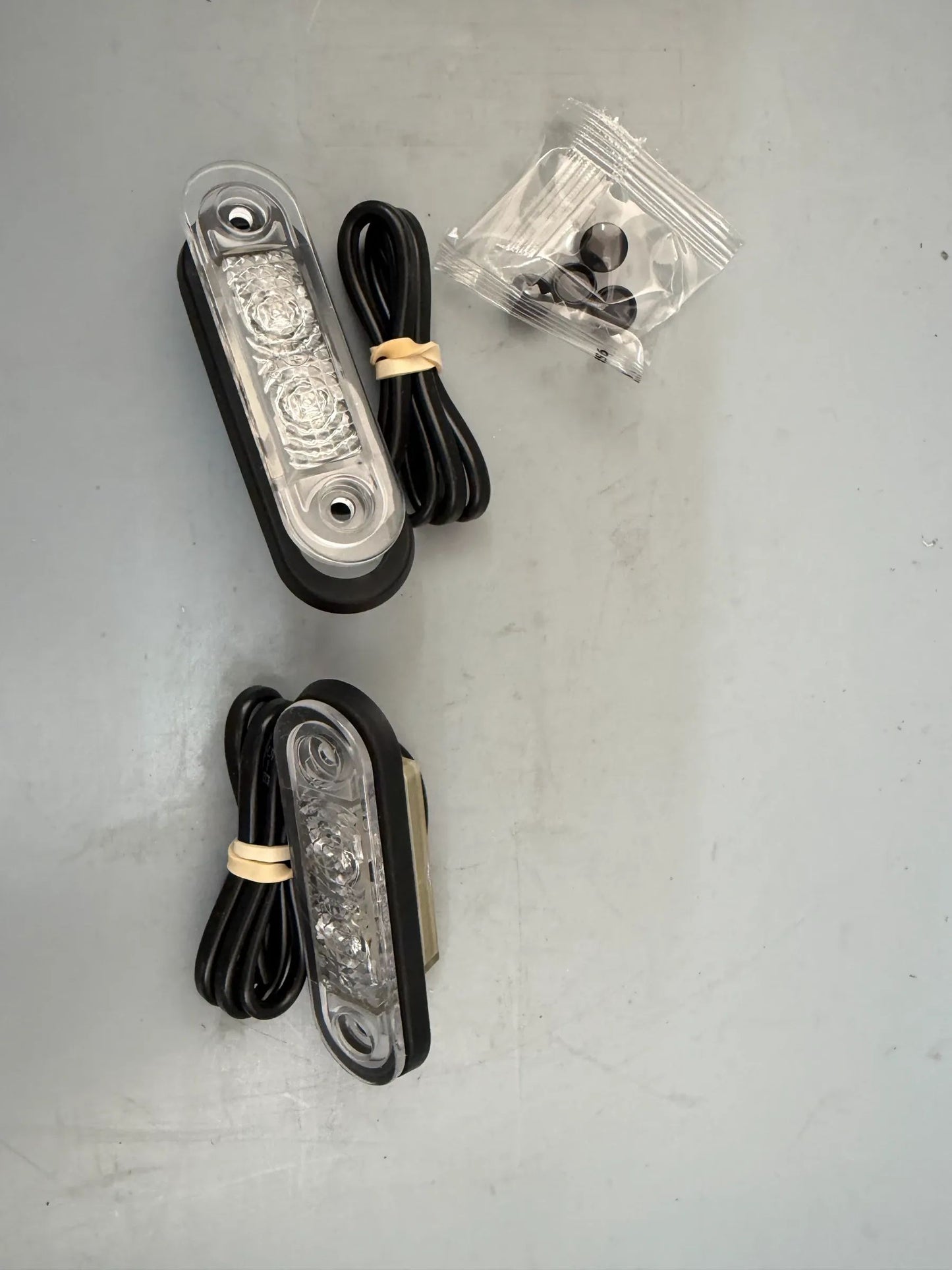 Original Hella Umrissleuchte 2st 2XA 959 790-401 NEU