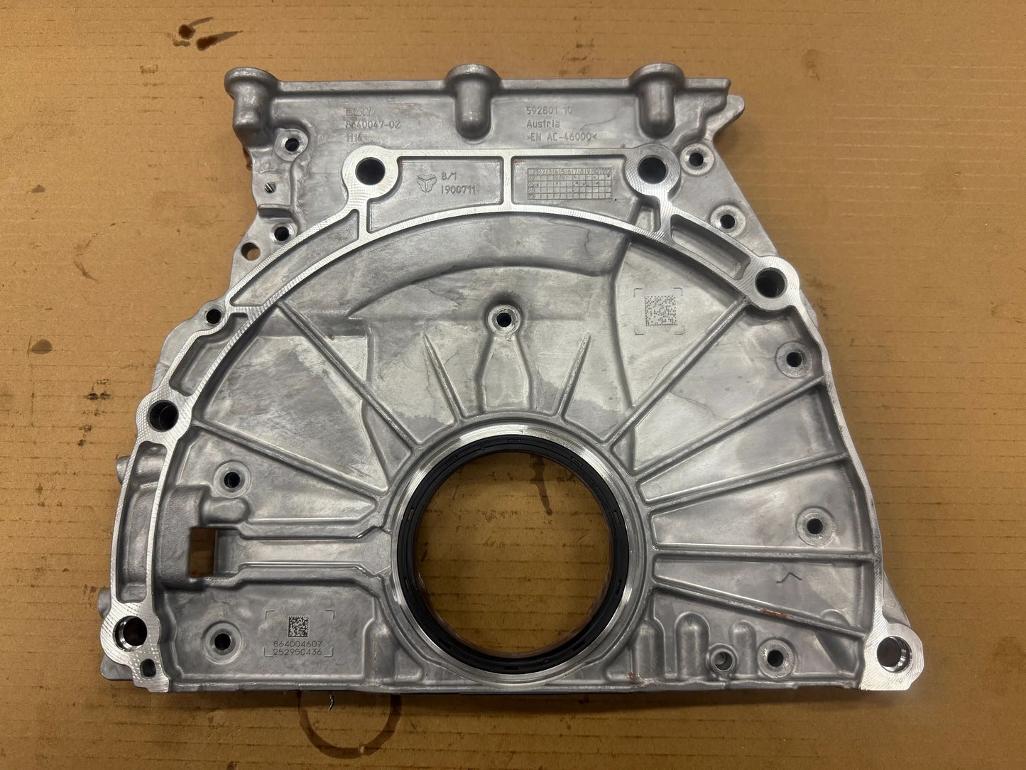 Original BMW Steuerkettenabdeckung 8640047 NEU