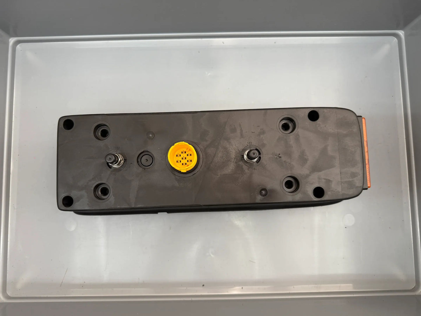 Original Hella Heckleuchte links 2VP 340 930-031 NEU