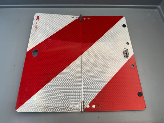 Pinter Signum GmbH Nachtparktafel Typ 3 mit Scharniere und Drehverschluss N2001