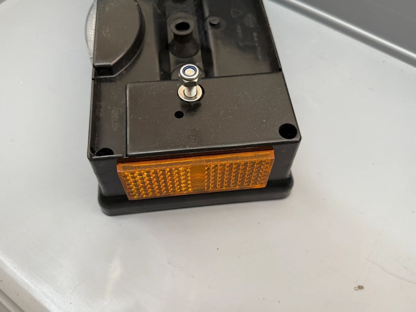 Original Hella Heckleuchte Links 2VD 340 400-451 NEU