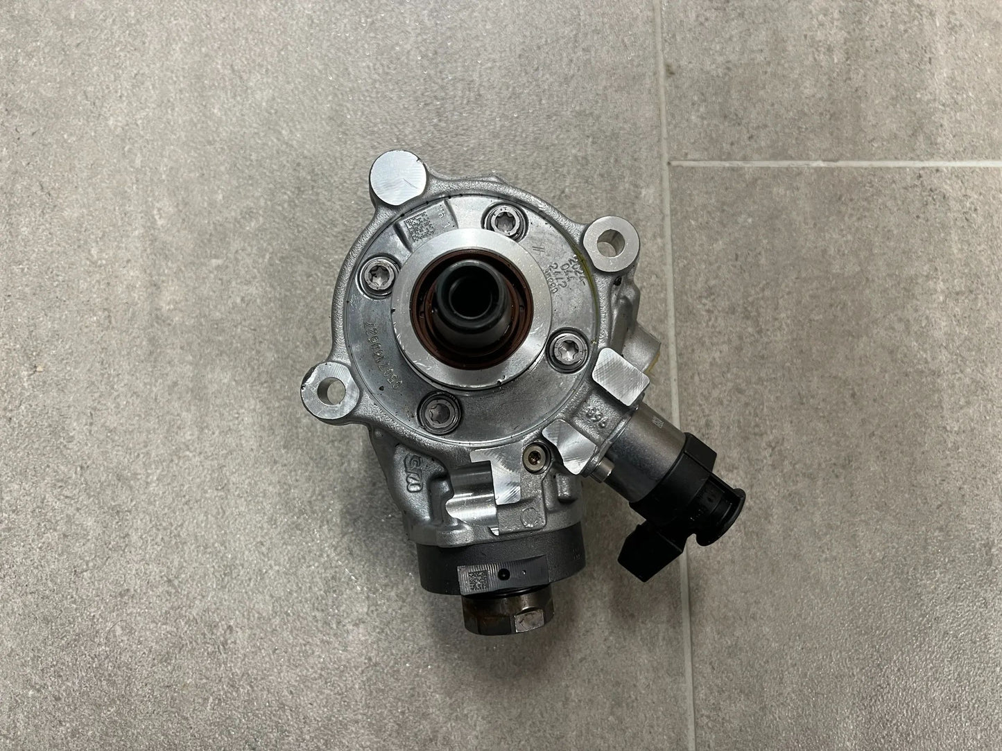Original Mercedes Benz OM654 Hochdruckpumpe Kraftstoffpumpe A6540701503 NEU