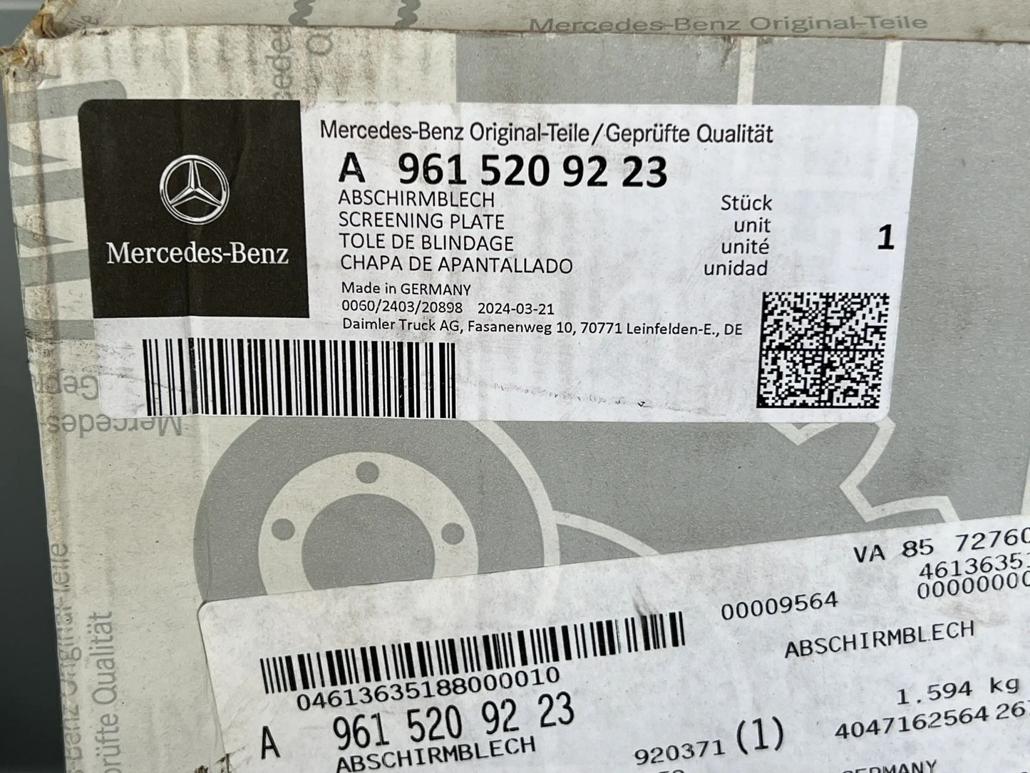 Original Mercedes-Benz ABSCHIRMBLECH A9615209223 NEU