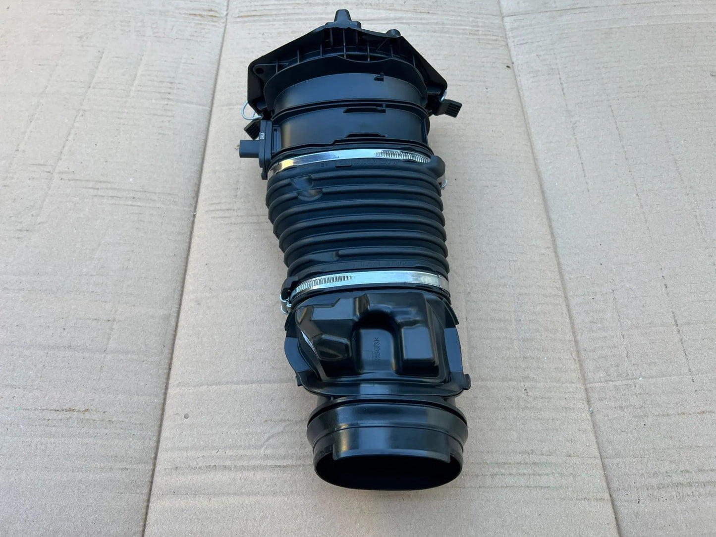 Original Mercedes-Benz Reinluftleitung A6540908701 NEU