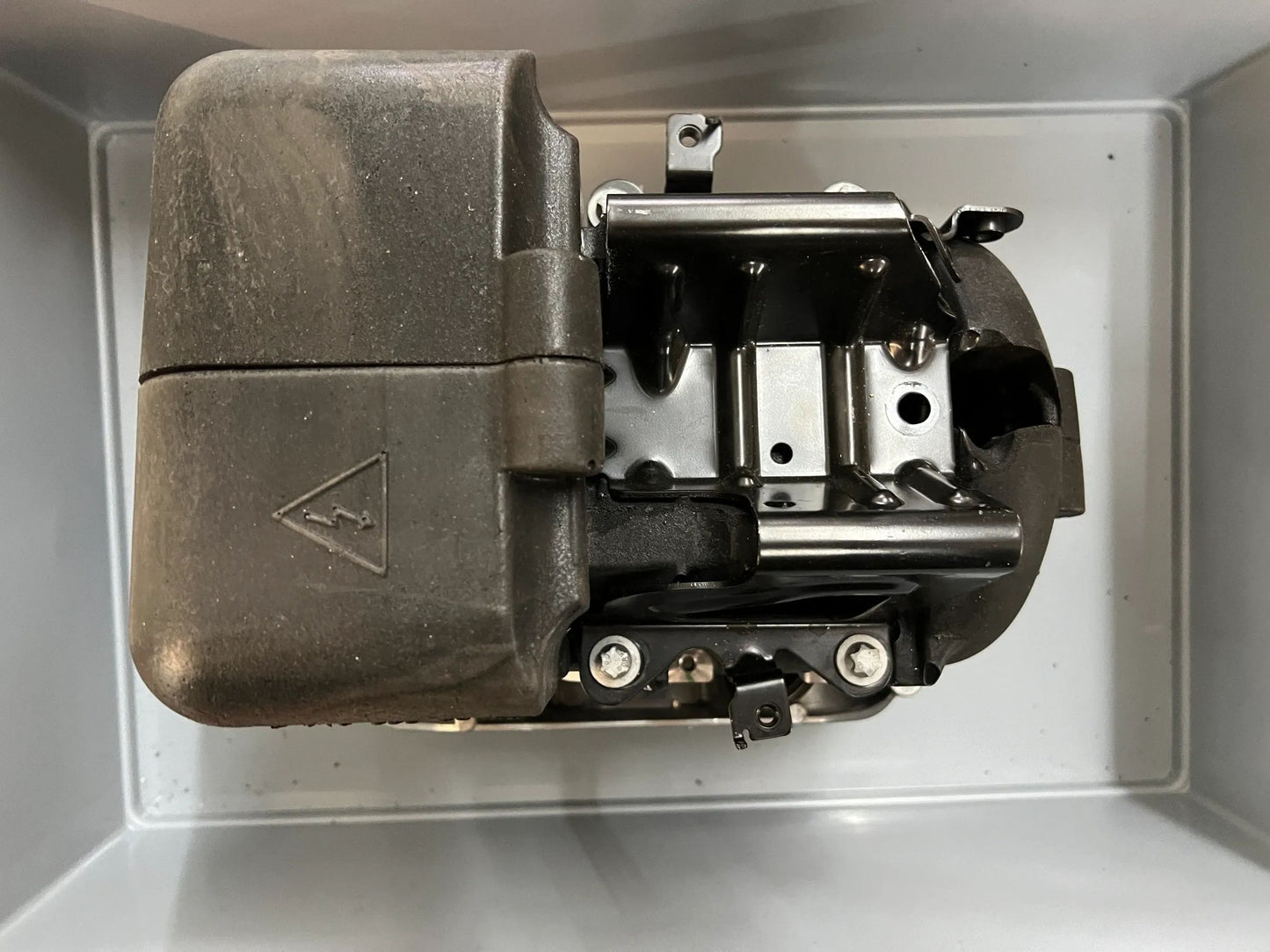 Original Mercedes-Benz Gehäuse Klimakompressor A1748308901 NEU