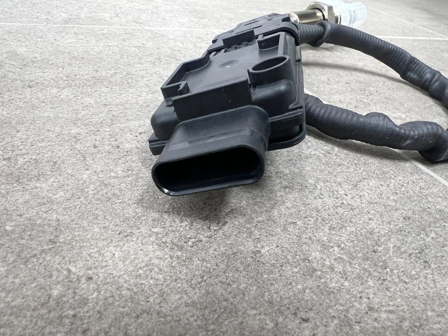 ORIGINAL MERCEDES BENZ LU NOX-SENSOR A0009054319 NEU