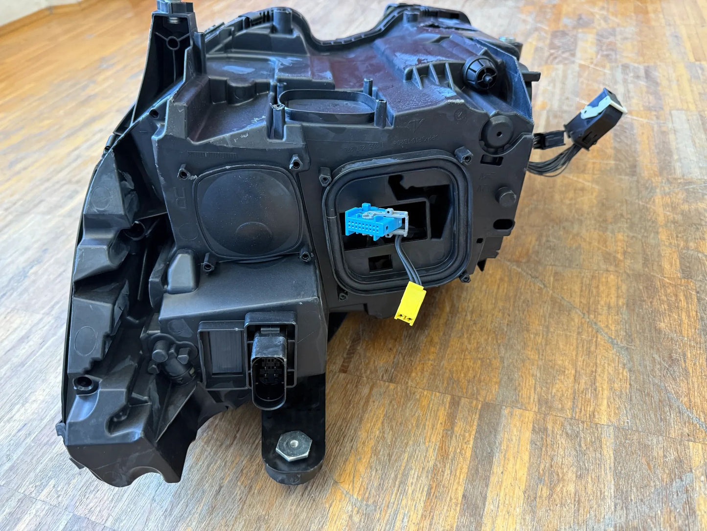 Original Mercedes-Benz C218/X218 Scheinwerfer A2188203659