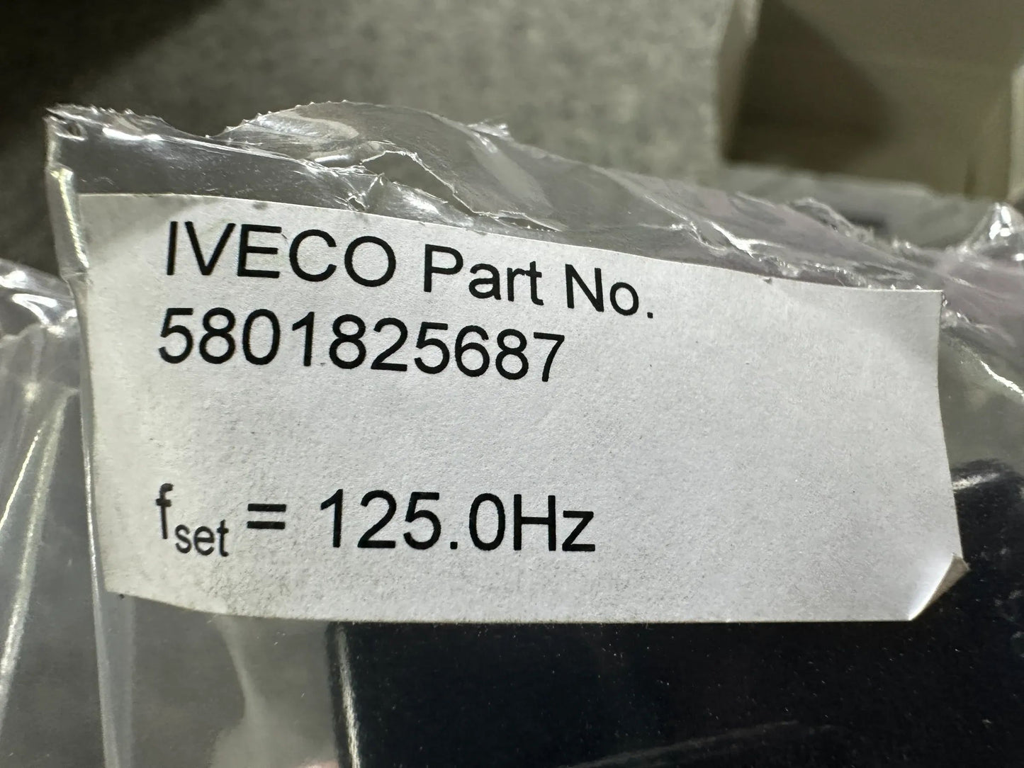 Original IVECO Transitmitter Geber 5801825687 NEU