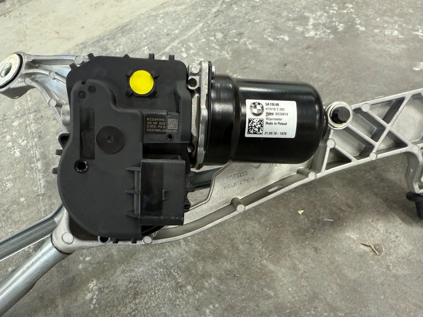 Original BMW i20 iX Gestänge Scheibenwischer mit Motor 5A4D9B9 NEU