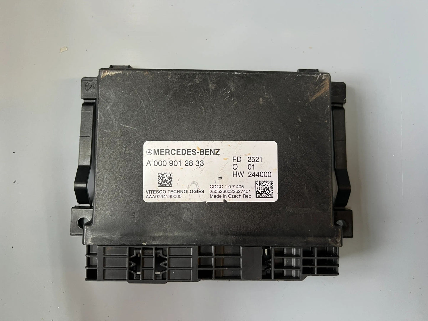 Original Mercedes-Benz Steuergerät A0009012833 NEU
