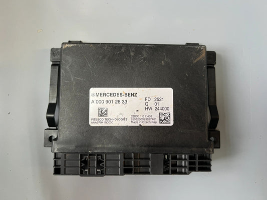 Original Mercedes-Benz Steuergerät A0009012833 NEU