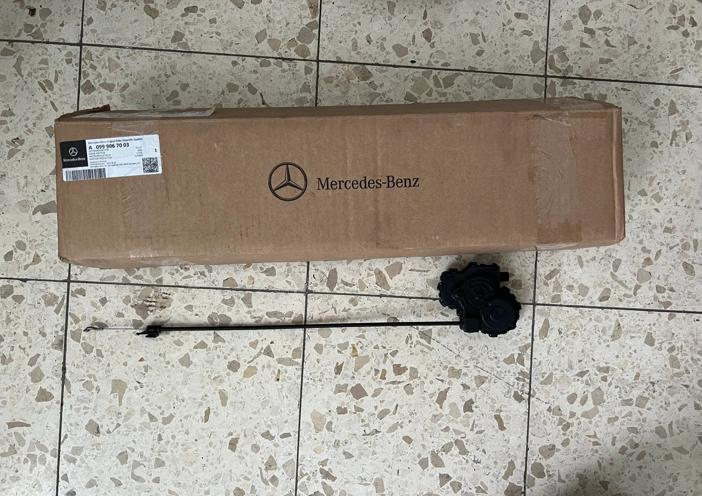 Original Mercedes-Benz Getriebemotor W206/214/254 A0999067003 NEU