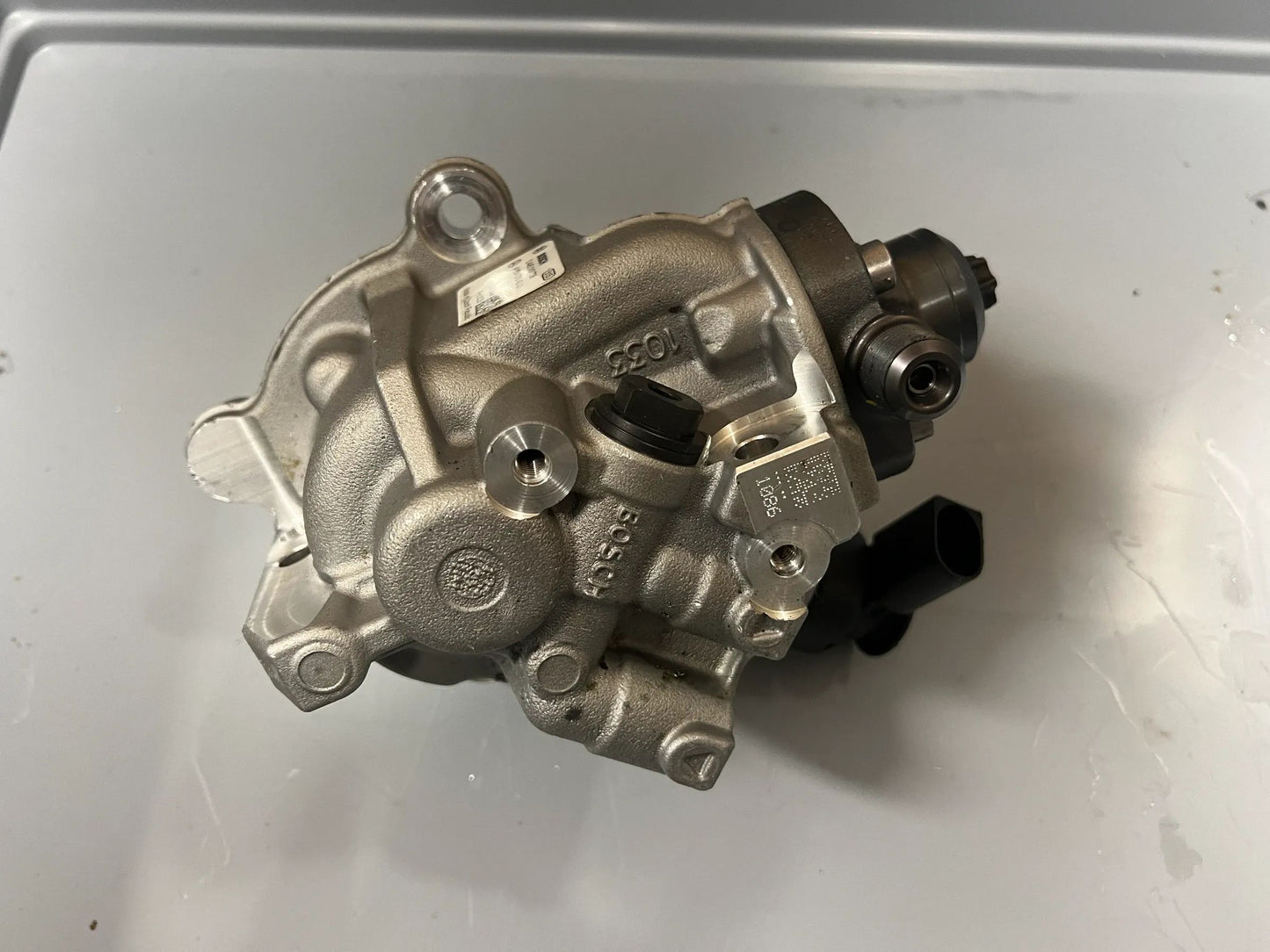 Original Mercedes Benz OM654 Kraftstoffpumpe Hochdruckpumpe A6540704301 NEU