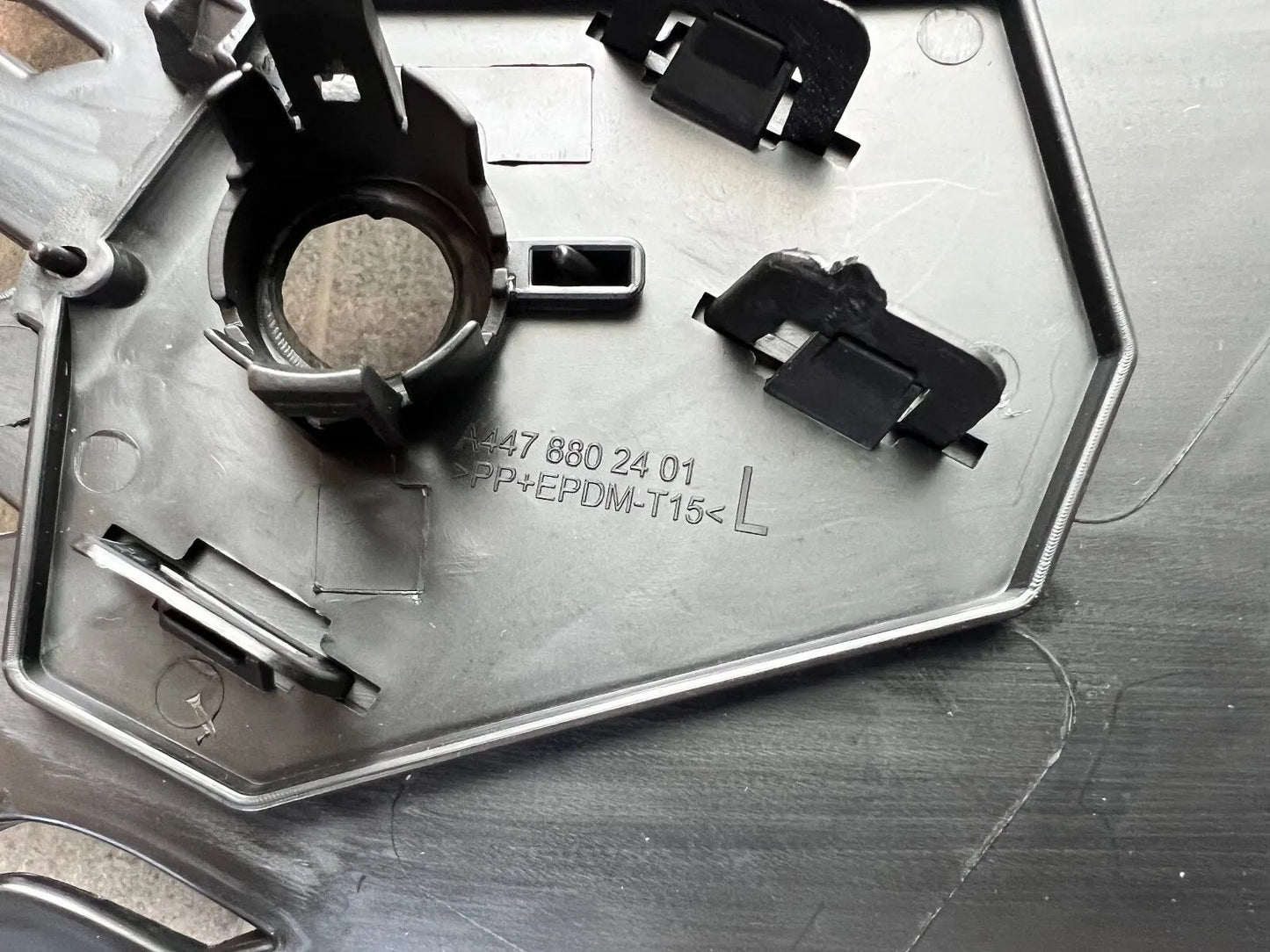 Mercedes Benz V-Klasse W447 Kühlergrill für Stoßstange vorne links A4478802401