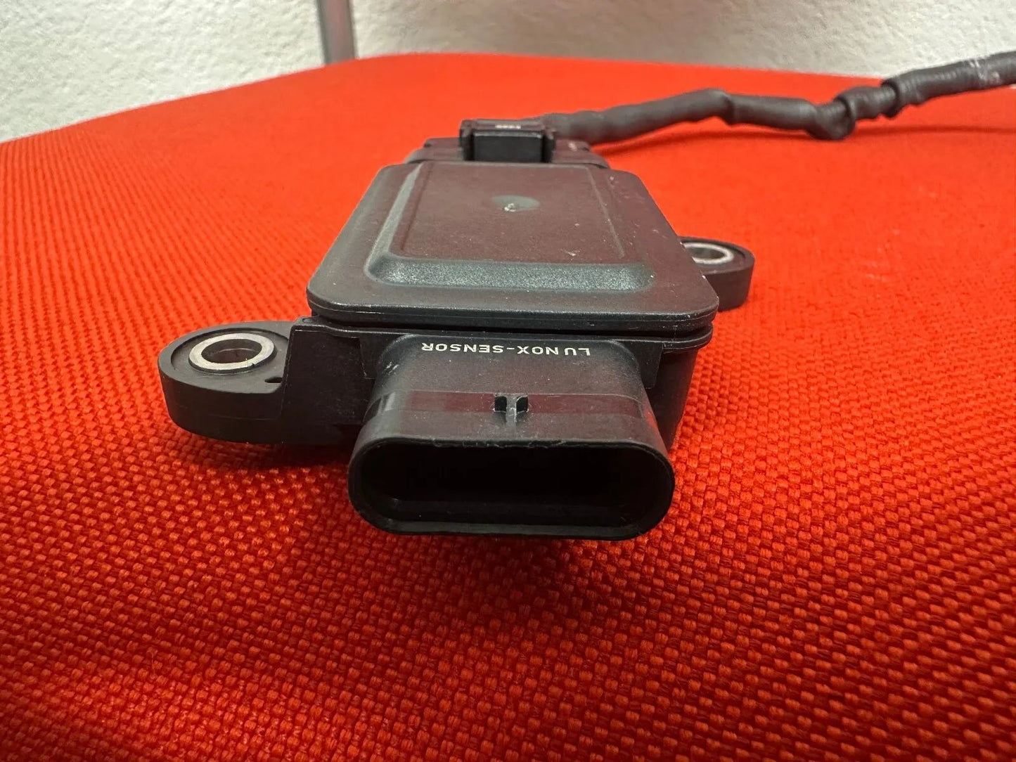 ORIGINAL Mercedes Benz NOX-SENSOR A0009050919 NEU