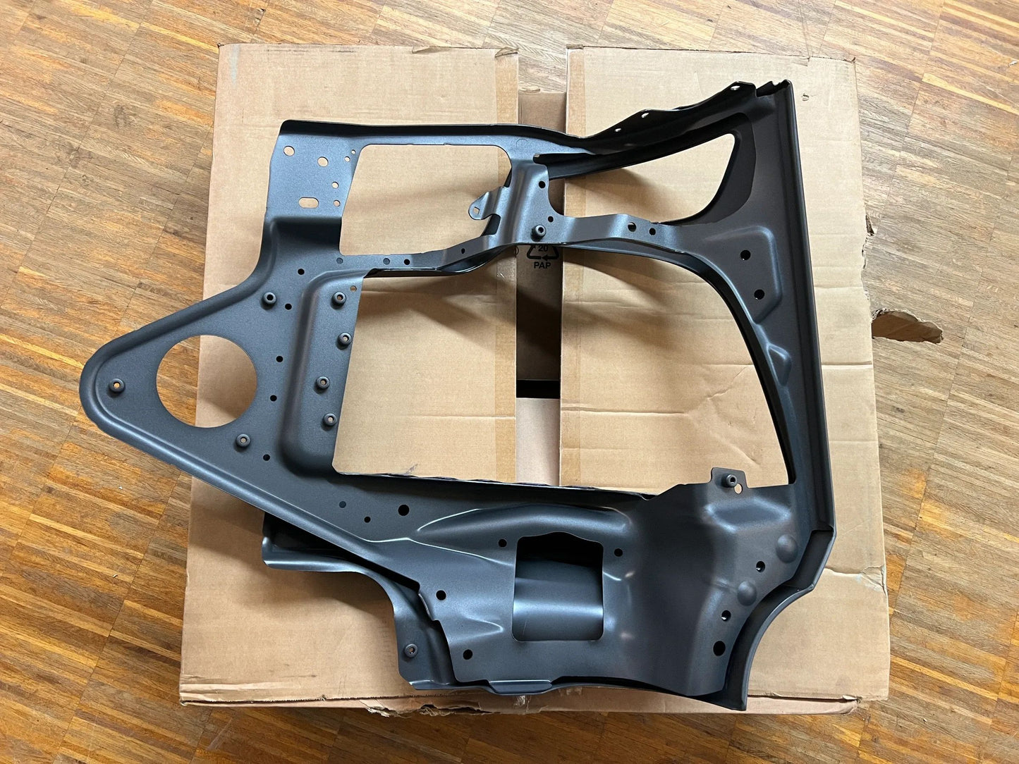 Original Mercedes-Benz Stoßfänger vorne A9608809472 7277 NEU