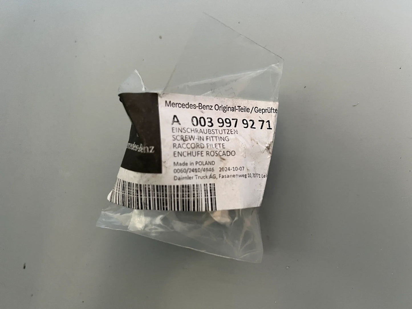 Original Mercedes-Benz Einschraubstutzen A0039979271 NEU