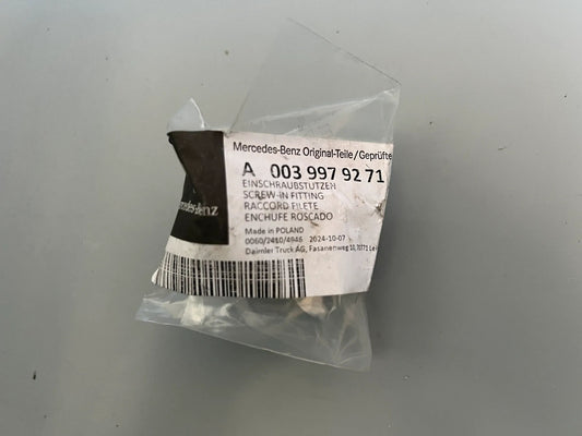 Original Mercedes-Benz Einschraubstutzen A0039979271 NEU