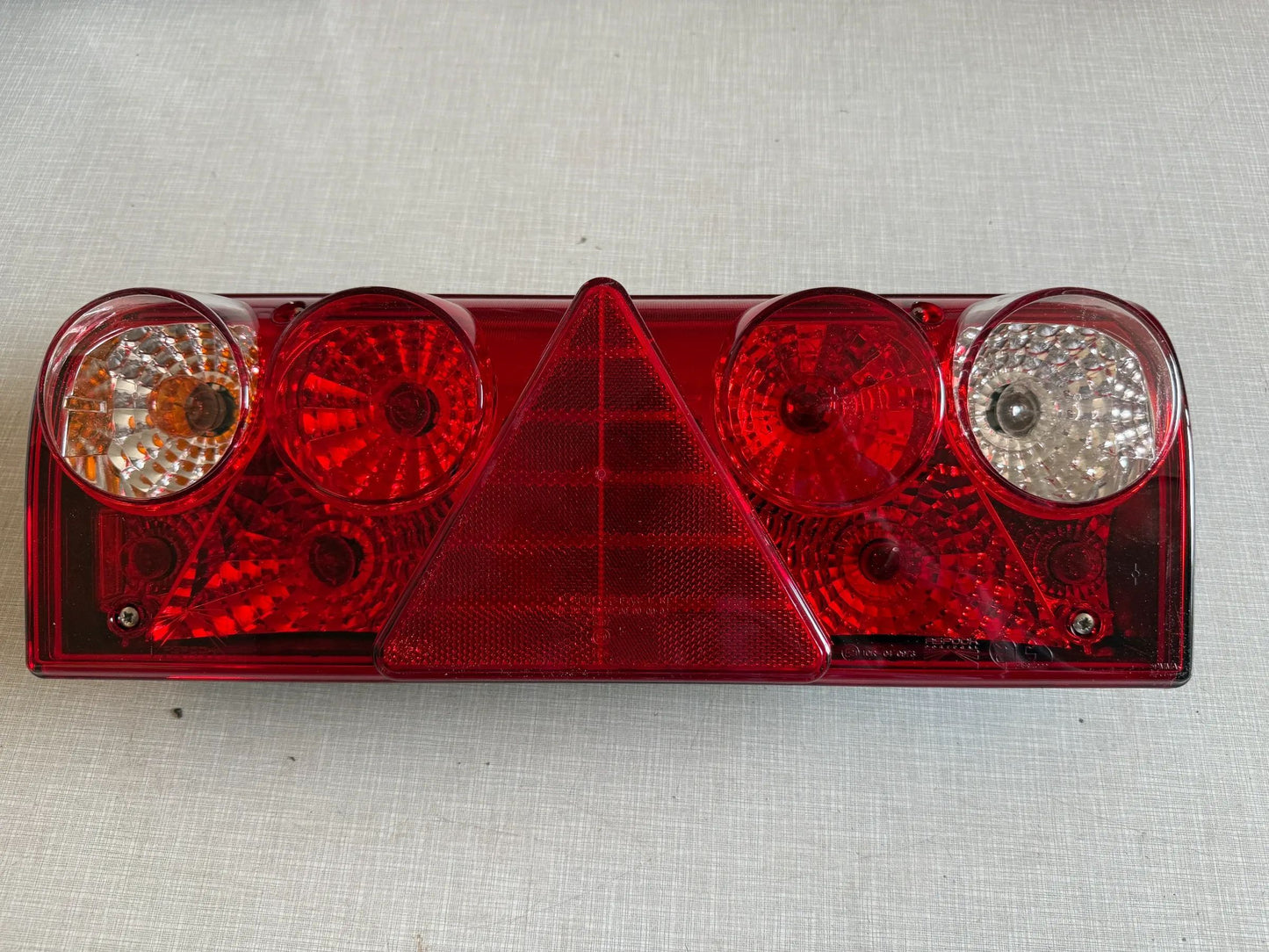 Original Herth+Buss Fahrzeugteile GmbH & Co. KG Heckleuchte links 83830047 NEU