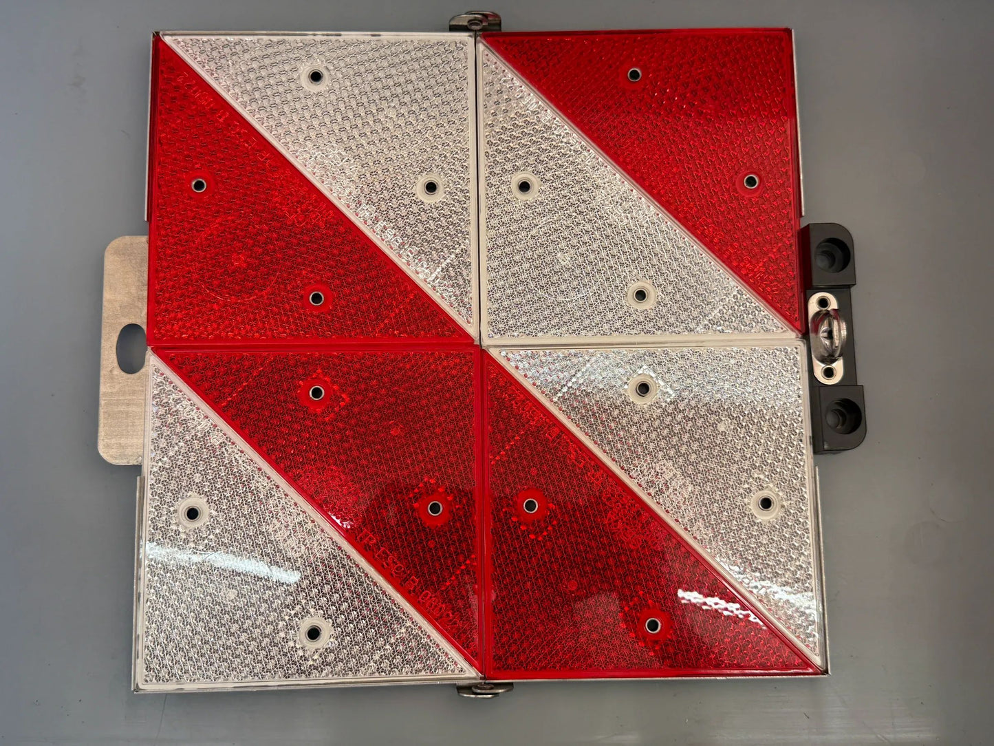 GEKA Online GmbH & Co. KG Parkwarntafel Klappbar Linksabweisend PW180 NEU