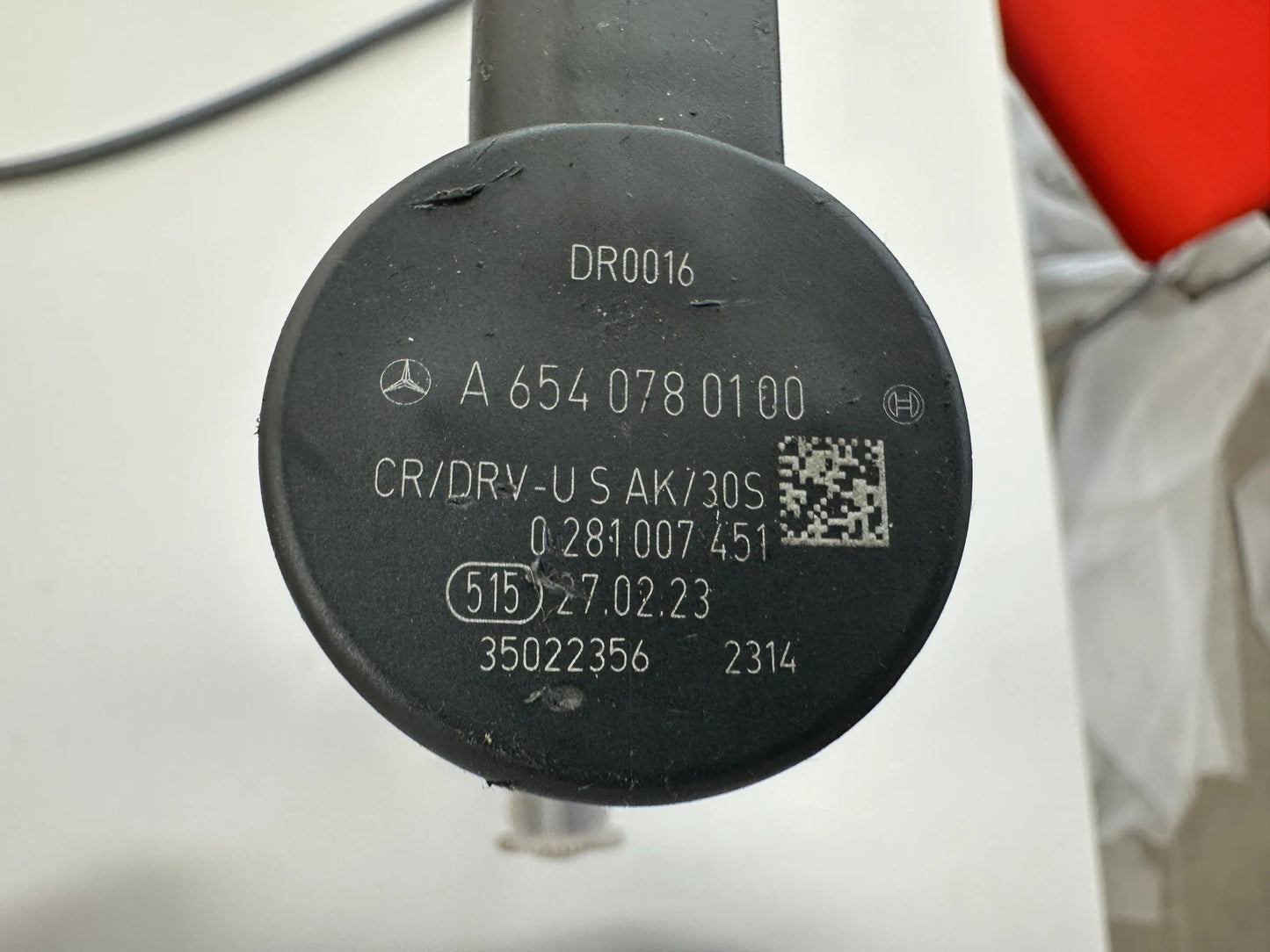 Mercedes Benz OM656 Verteilerrohr Kraftstoffverteiler A6560704100 0445216063 NEU