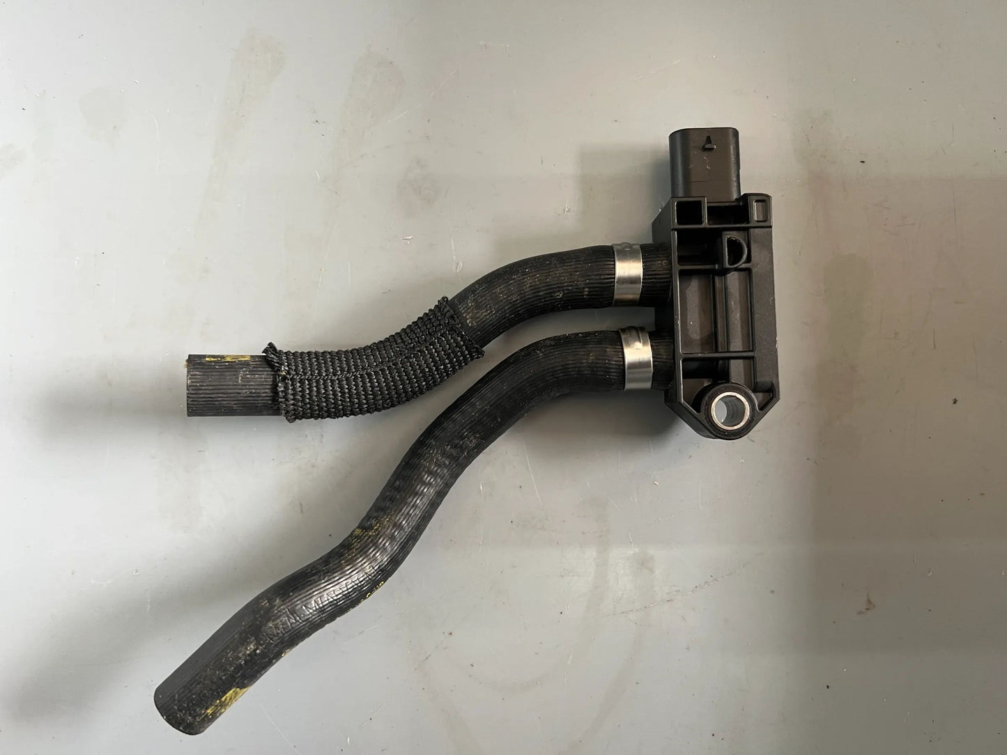 ORIGINAL Mercedes Benz Drucksensor A0009057413 NEU