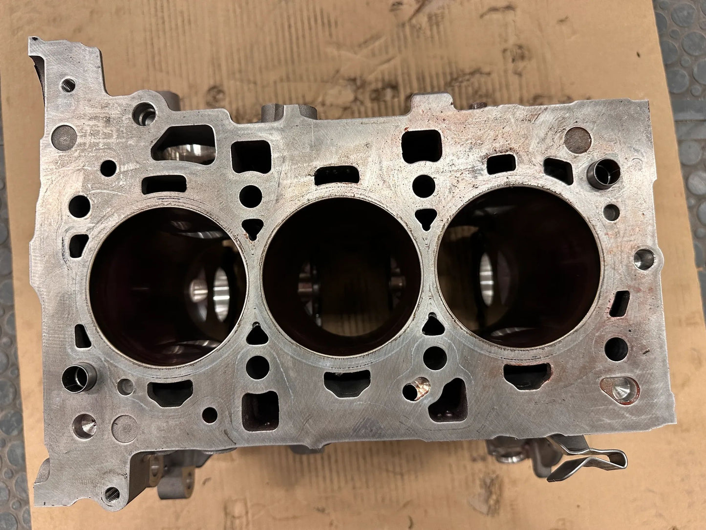 Original BMW Motorblock B38A15P 8631944 NEU
