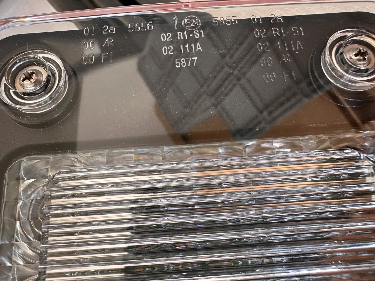 Original Hella Heckleuchte Rechts 2VP 340 960-121 NEU