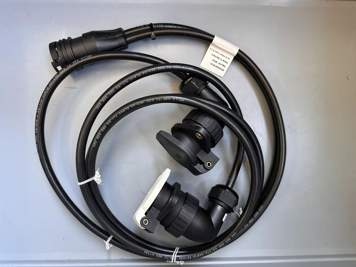 Original Hella Kabelsatz Heckleuchte 8KA 340 818-001 NEU