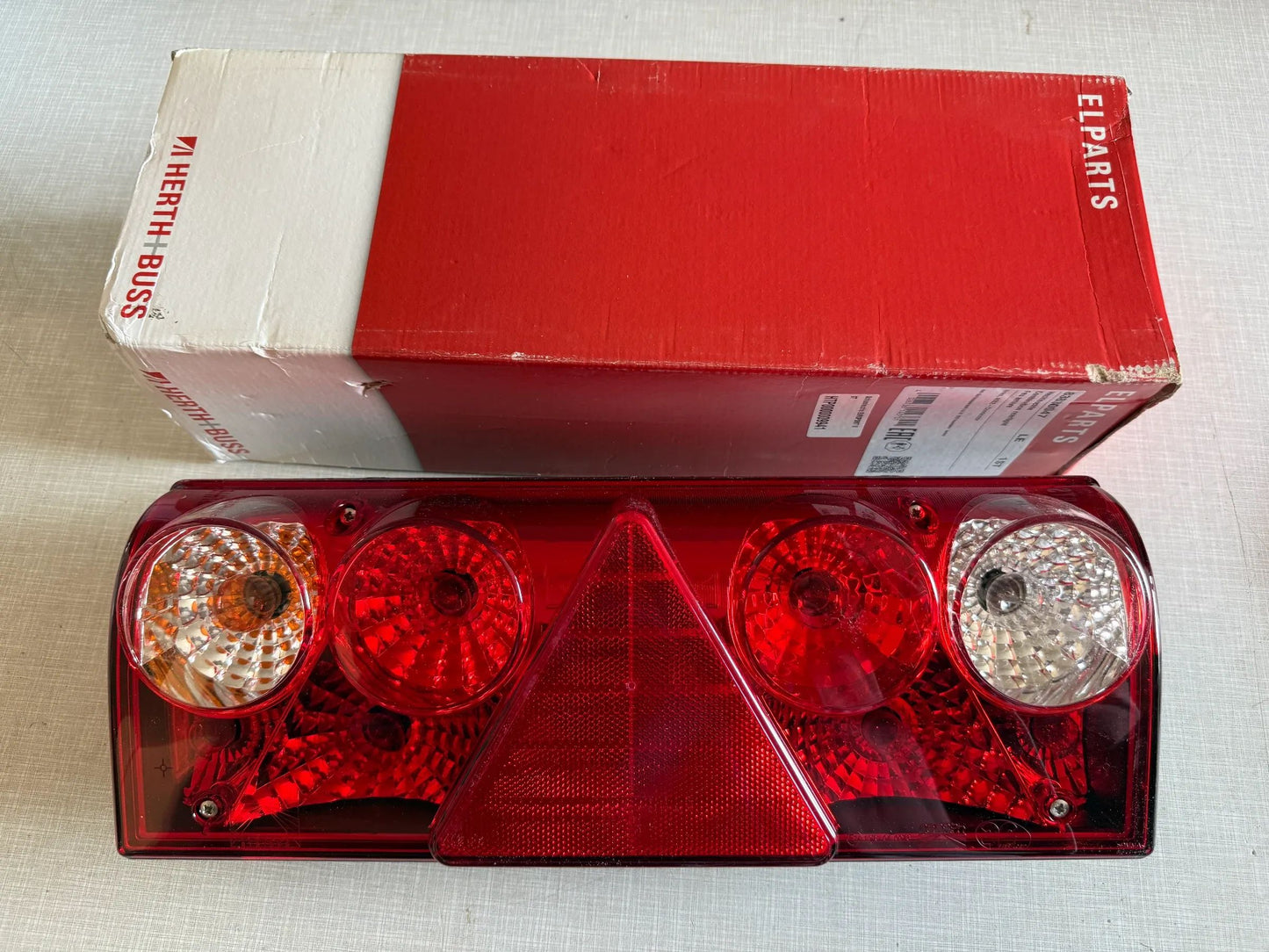 Original Herth+Buss Fahrzeugteile GmbH & Co. KG Heckleuchte links 83830047 NEU