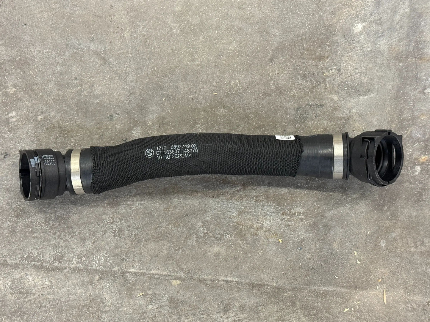 Original BMW Schlauch Kühlmittelkühler 8597749 NEU