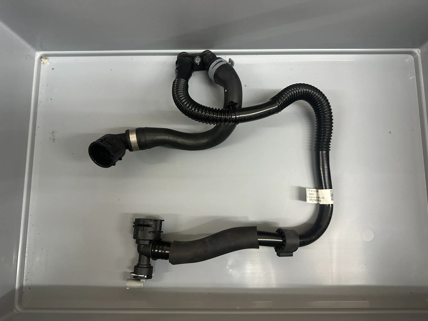 Original Mercedes Benz Kühlmittelleitung A1745000401 NEU