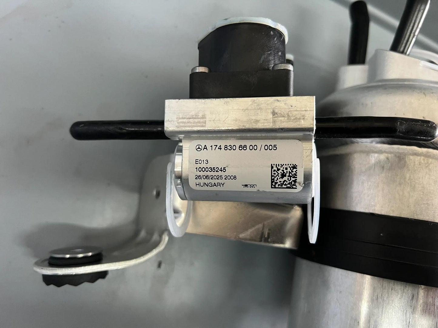 Original Mercedes-Benz Kältemittelsammler Klimaanlage A1748304002 NEU