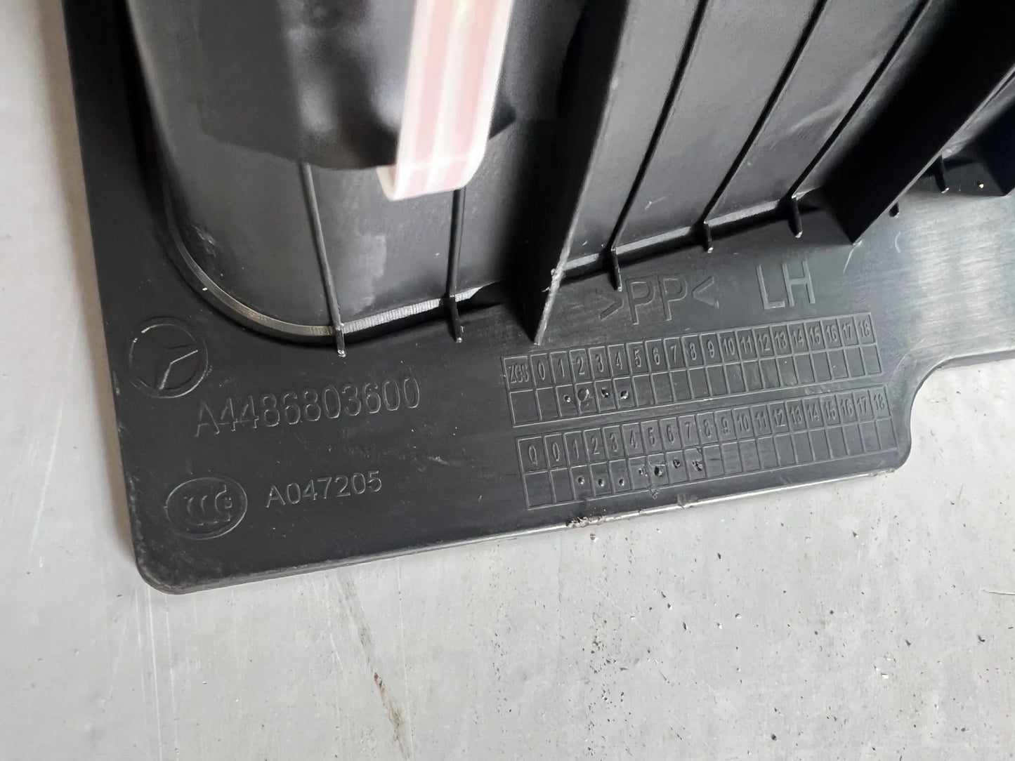 Mercedes Benz V-Klasse W447/W448 Einstiegsleiste beleuchtet A4486803600 NEU