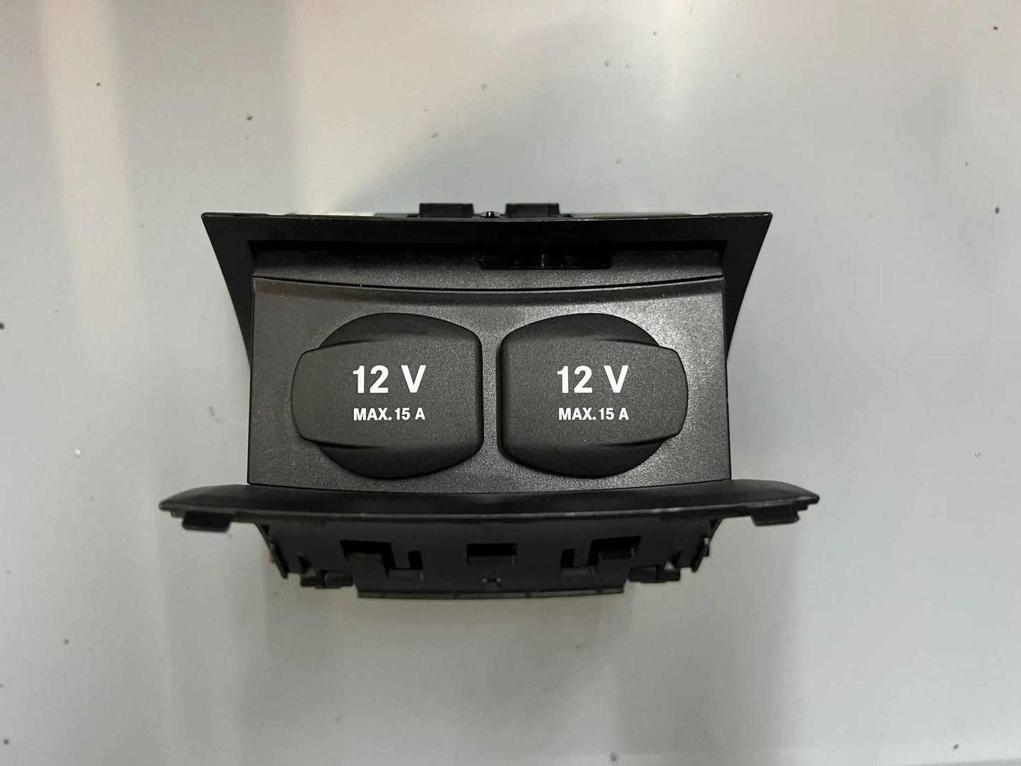 Original Mercedes-Benz Gehäuse mit Steckdose A2218200009 NEU