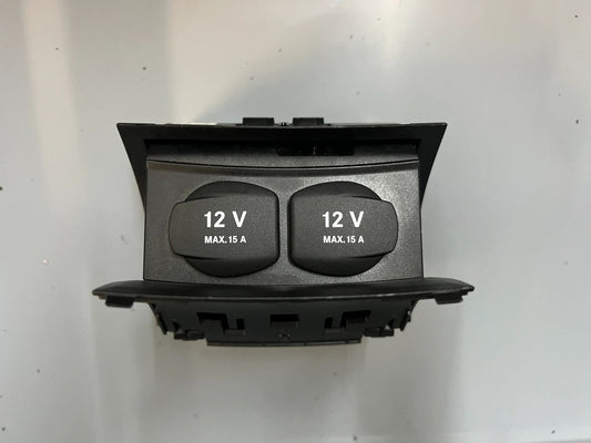 Original Mercedes-Benz Gehäuse mit Steckdose A2218200009 NEU
